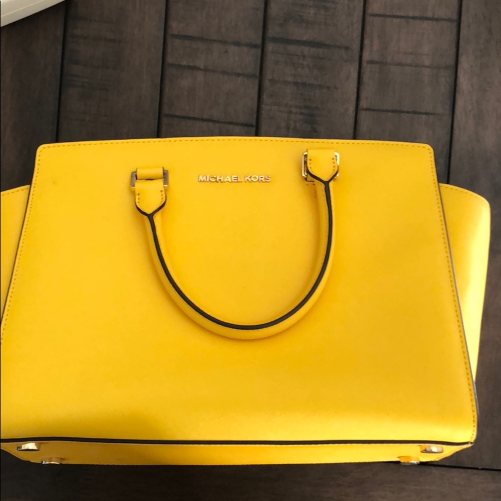 Michael Kors purse
